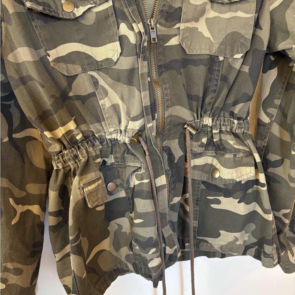 Windsor Hidden Attraction Camouflage Jacket - Picture 6 of 9